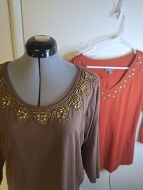 Two Roz & Ali Brown & RUST Scoop Neck Tops W/Beaded Trim Sz Lg
